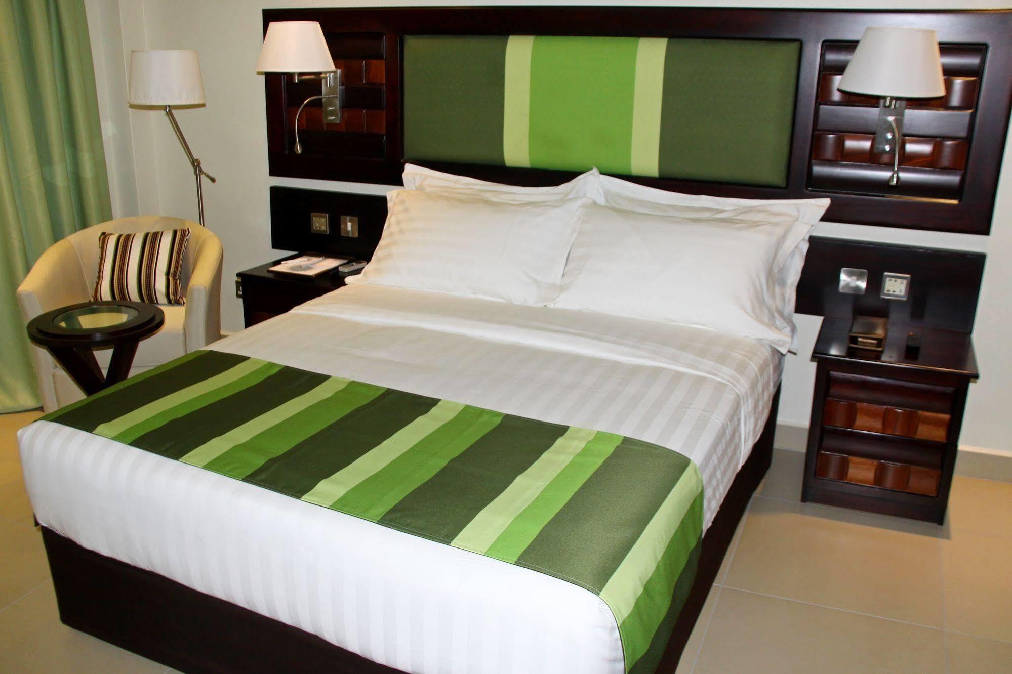 Best Western Premier Garden Hotel Ентеббе Екстер'єр фото