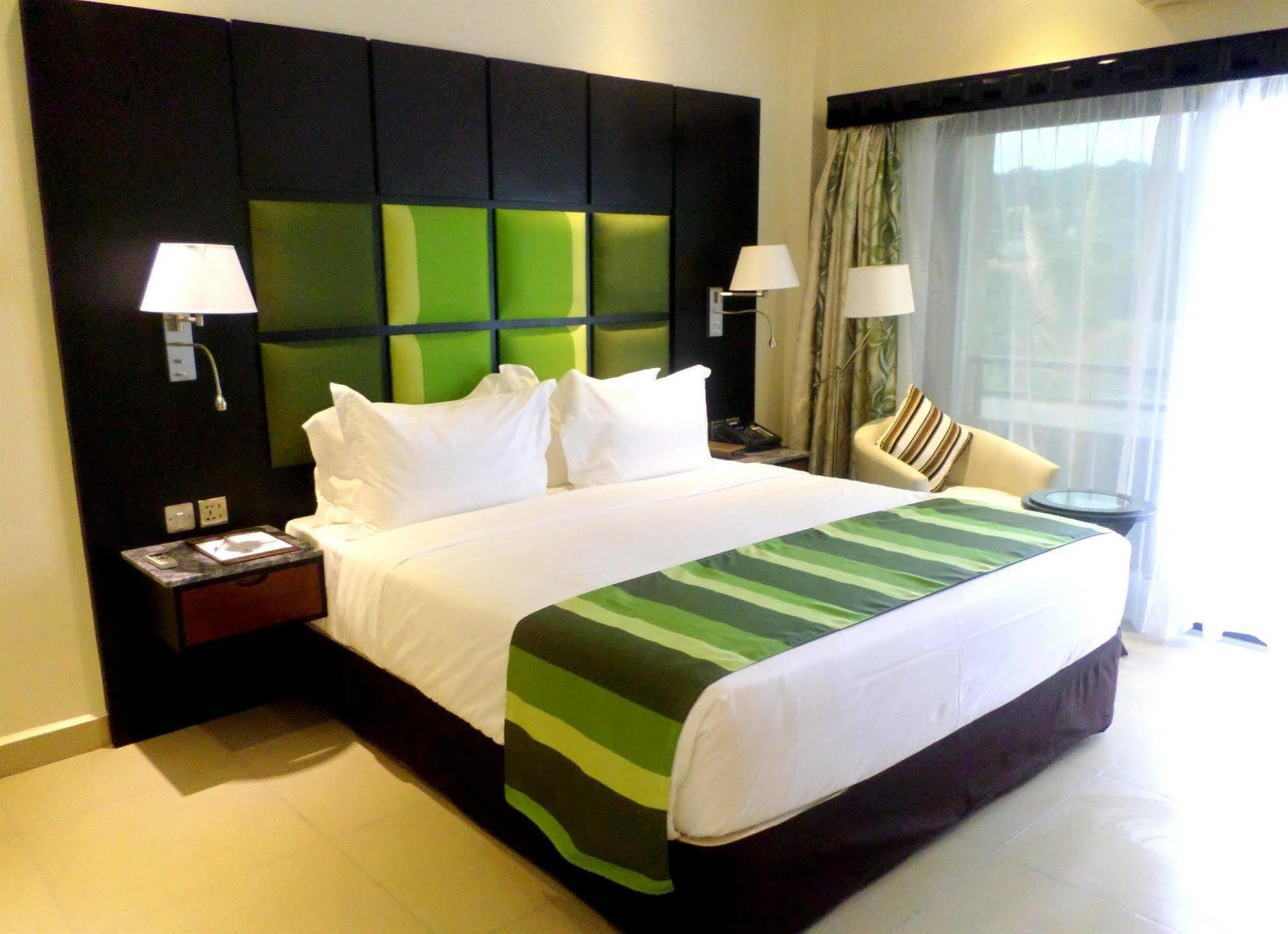 Best Western Premier Garden Hotel Ентеббе Екстер'єр фото