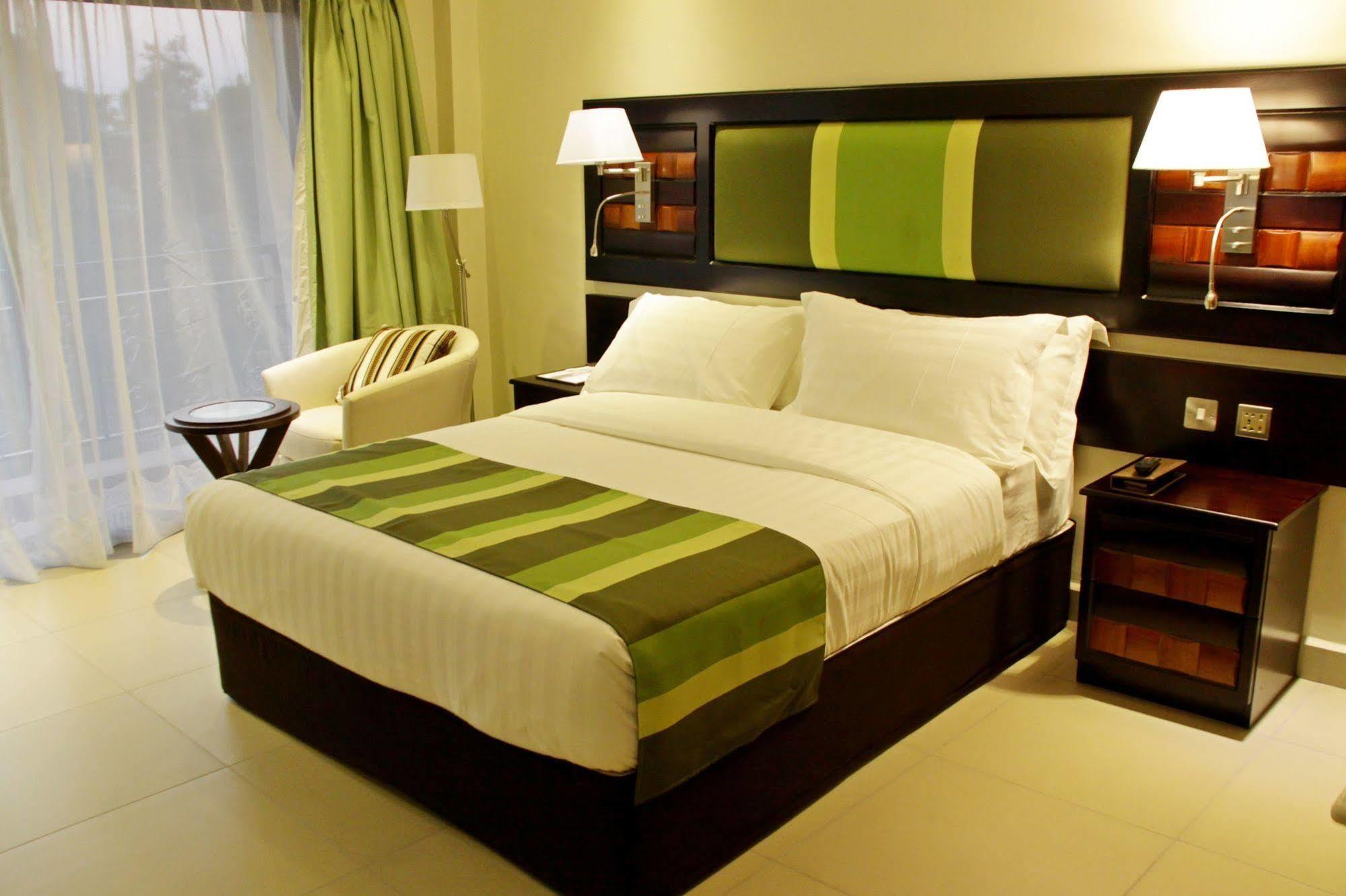 Best Western Premier Garden Hotel Ентеббе Екстер'єр фото